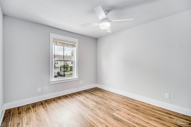 Building Photo - 230 N De Villiers St