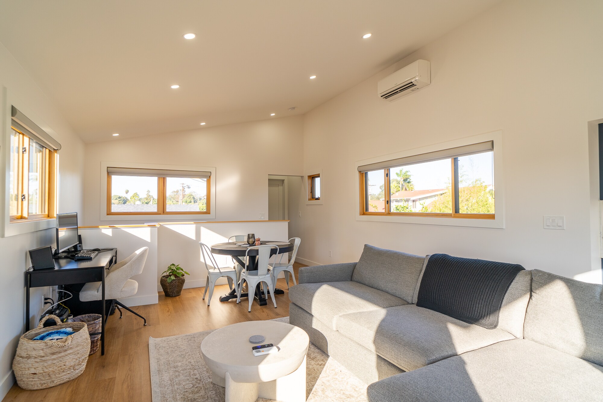 Building Photo - 3038 Beech St