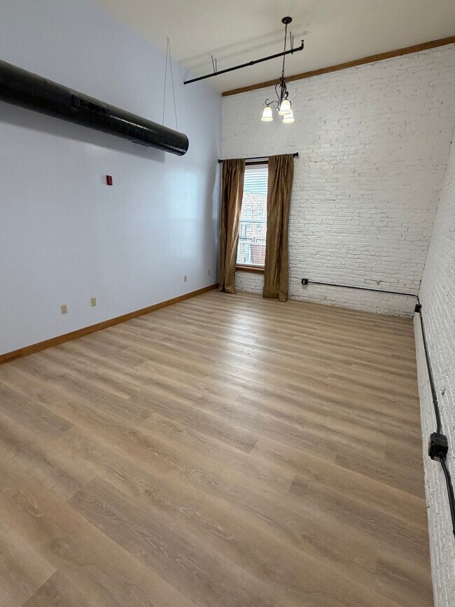 Building Photo - 720 S Marquette St