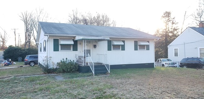 Building Photo - 3301 W Florida St