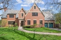 Building Photo - 599 Woodlawn Ave