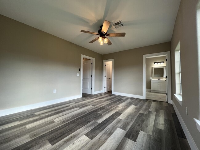 Building Photo - 14500 Old Troy Rd