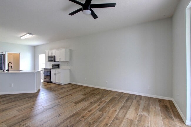 Building Photo - 5868 Duskywing Dr