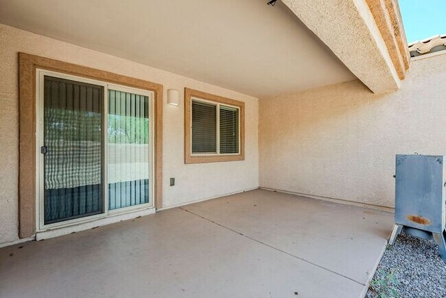Building Photo - Bright & Airy 4-Bedroom in Willow Ridge Co...