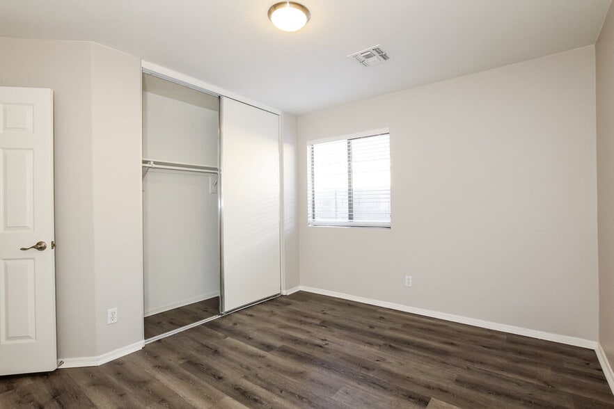 Building Photo - 13812 W Ocotillo Ln