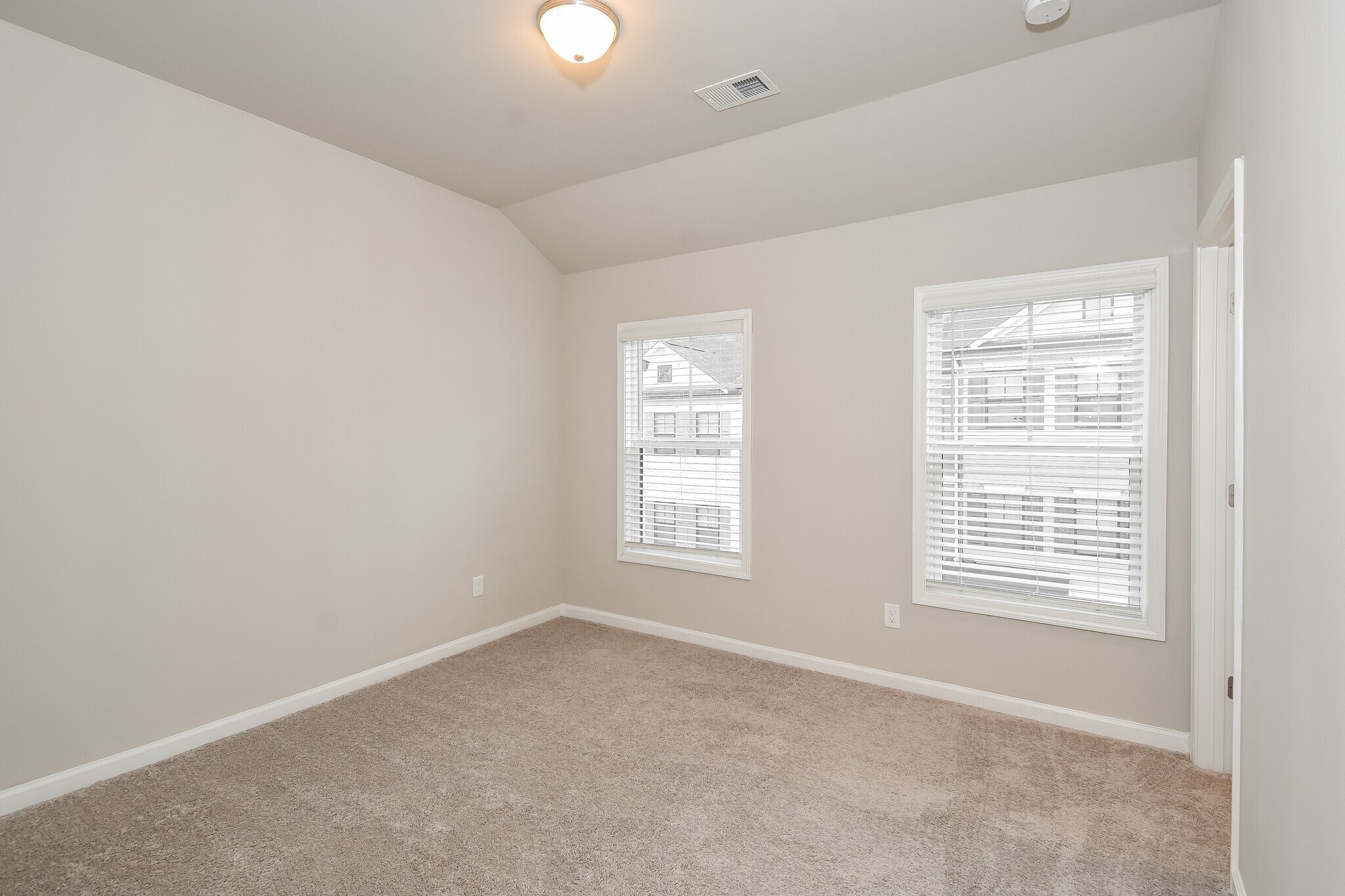 Building Photo - 759 Calvin Pk Dr