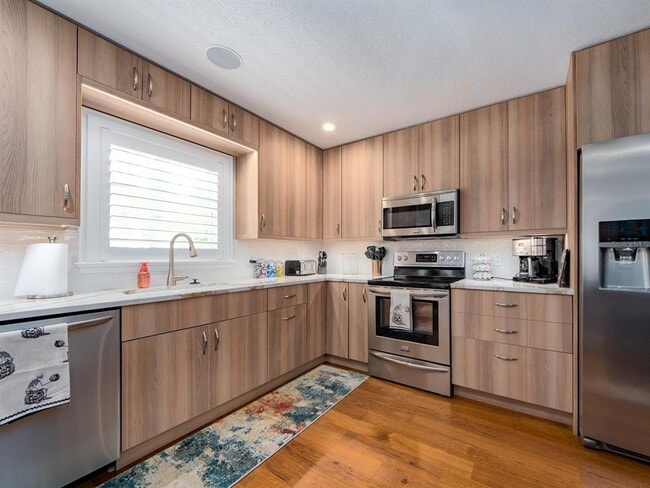 Building Photo - 555 Florida Ave