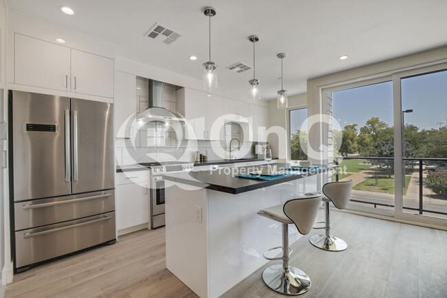 Building Photo - 506 S Hardy Dr
