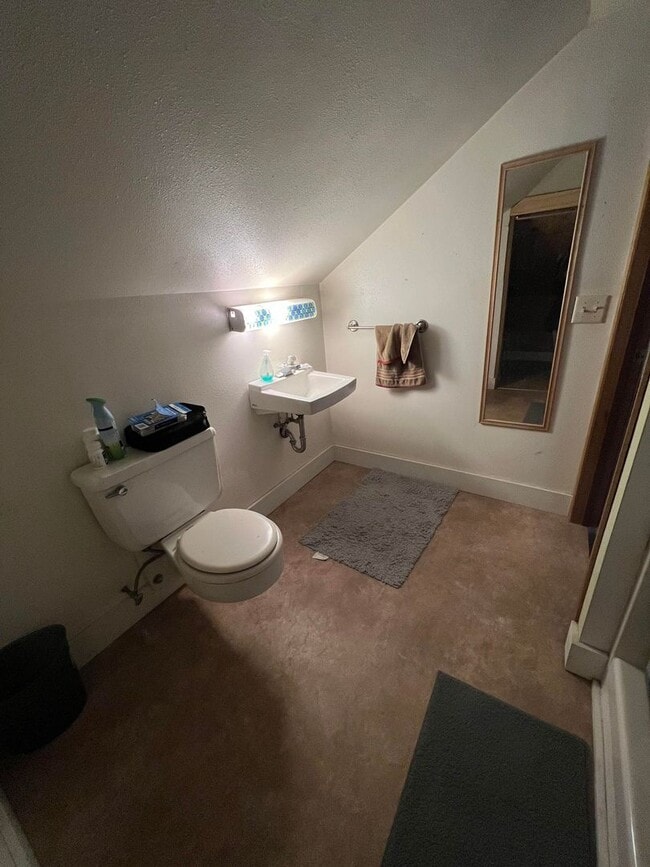 Building Photo - 305 Maryland St