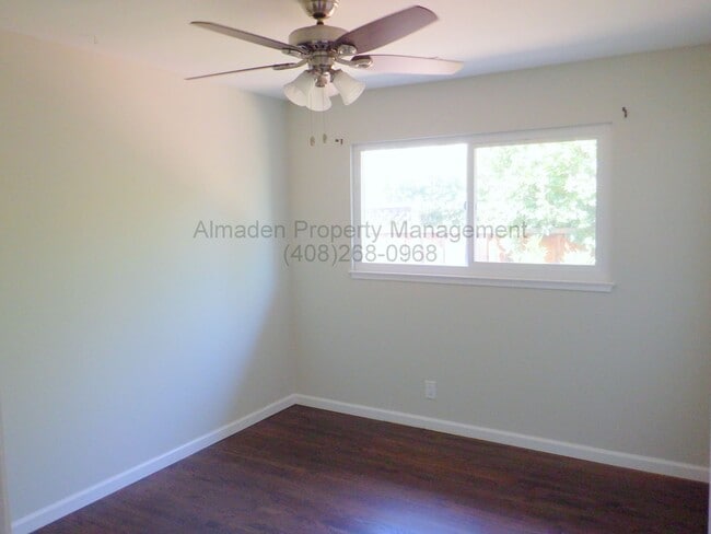 Building Photo - Remodeled Home in Great Location w/ Award Winning Schools & Central A/C!! Pets Negotiable!