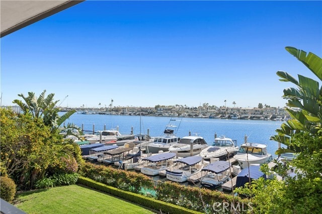 Building Photo - 2572 Bayshore Dr