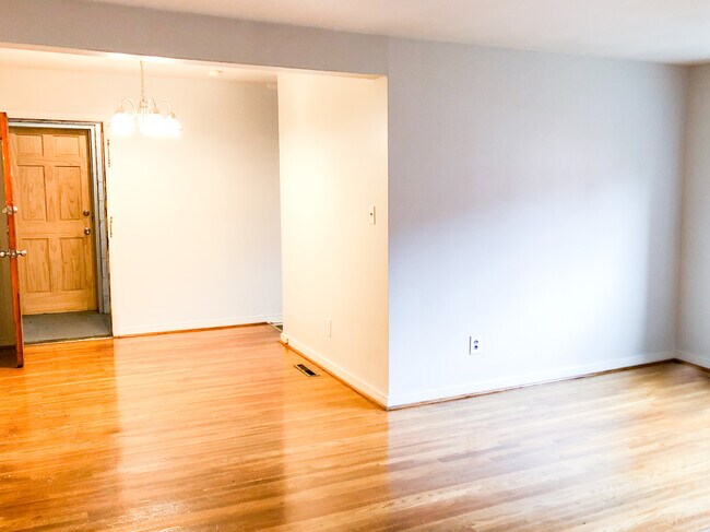 Building Photo - 3528 Grove Ave