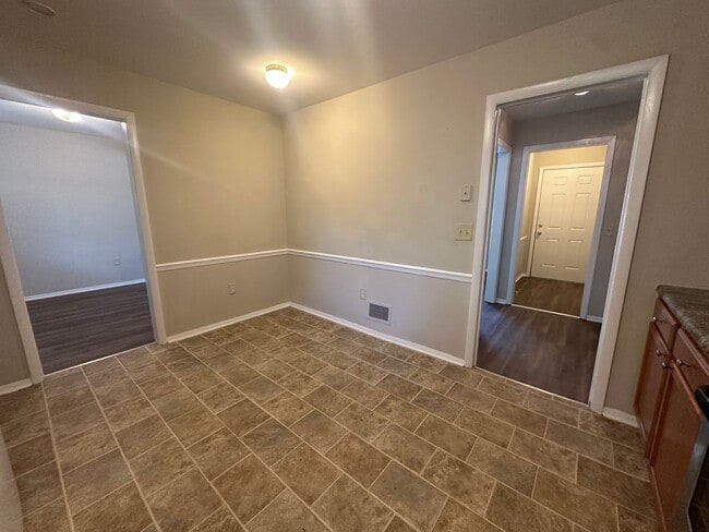 Building Photo - 705 Buena Vista Dr