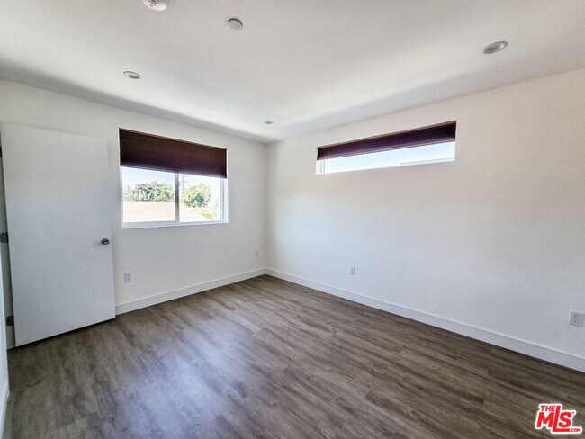 Building Photo - 3524 Bronson Ave