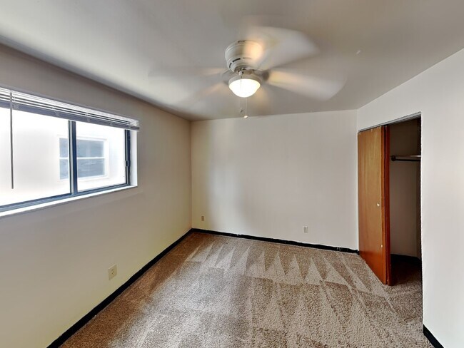 Building Photo - 107 E 16th Ave