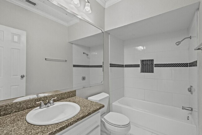 Building Photo - 7820 Seawall Blvd