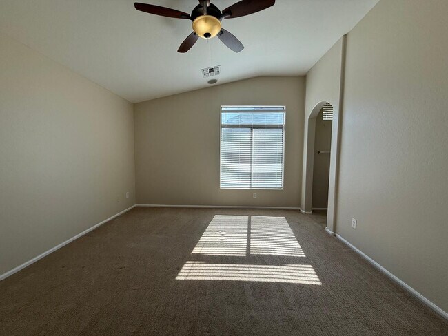 Building Photo - 2725 E Mine Creek Rd