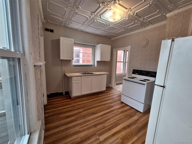 Building Photo - 69 Greenkill Ave
