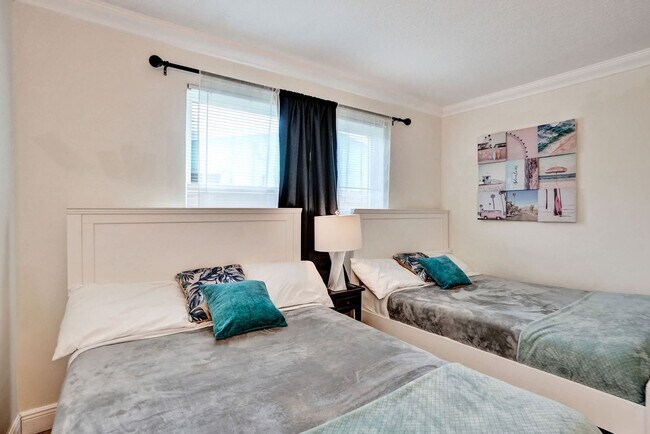 Building Photo - 5415 Harrison St