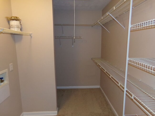 Building Photo - Charming Triplex in Havelock