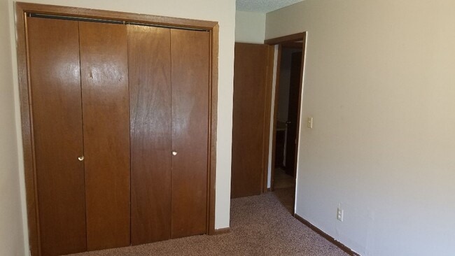 Building Photo - 8510 W Maple St