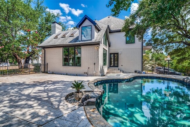 Building Photo - 200 Krohn Ct