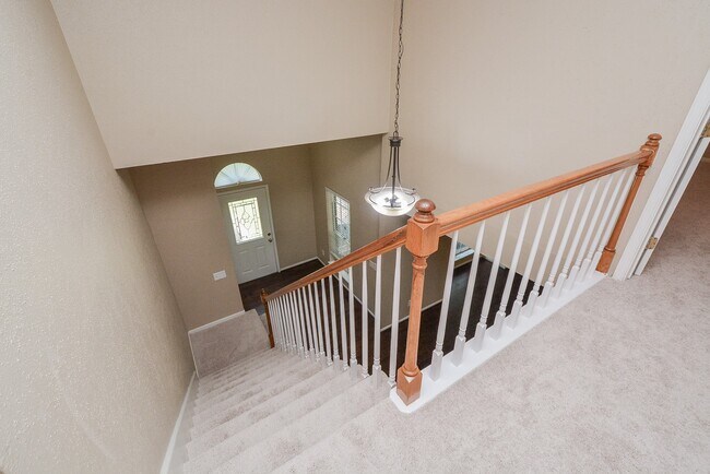 Building Photo - 10 Ridgecross Pl