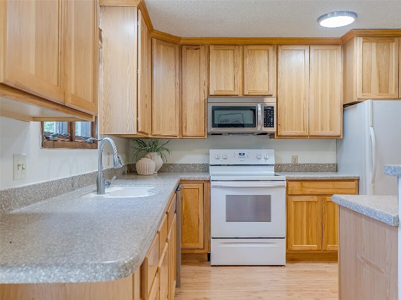 Building Photo - 125 Sherry Ln