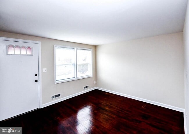 Building Photo - 4773 Elison Ave