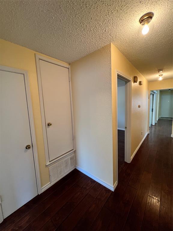 Building Photo - 16202 Edgerly Ct