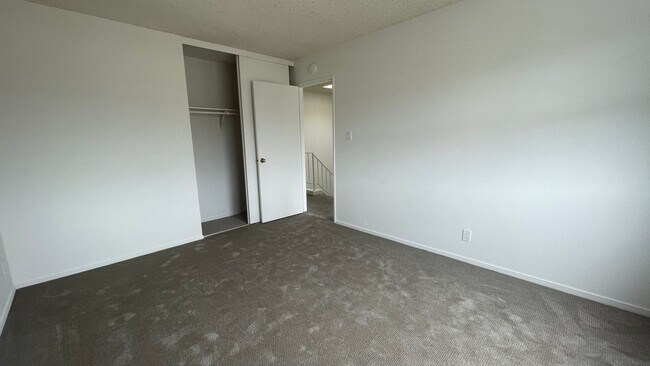 Building Photo - 3334 Solomon Ln