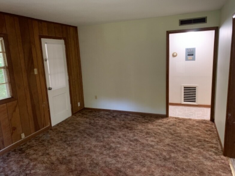 Building Photo - 241 Waddell Cir