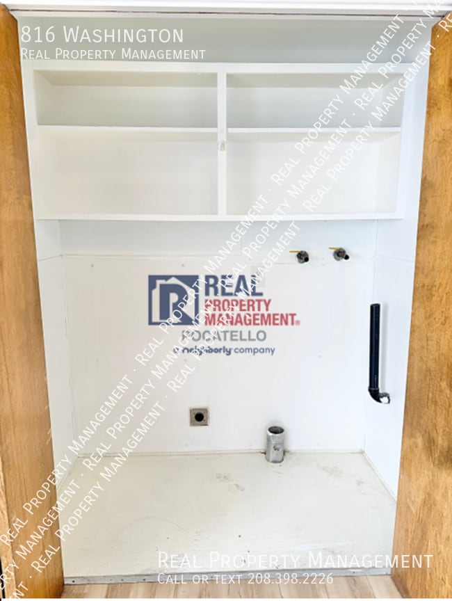 Building Photo - 816 Washington-