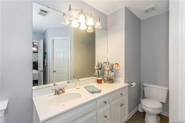 Building Photo - 7091 Buckram Oak Dr