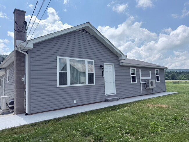 Building Photo - 8690 PA-25