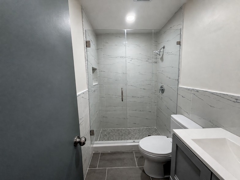 General Bathroom - 13165 Chadwick Ct