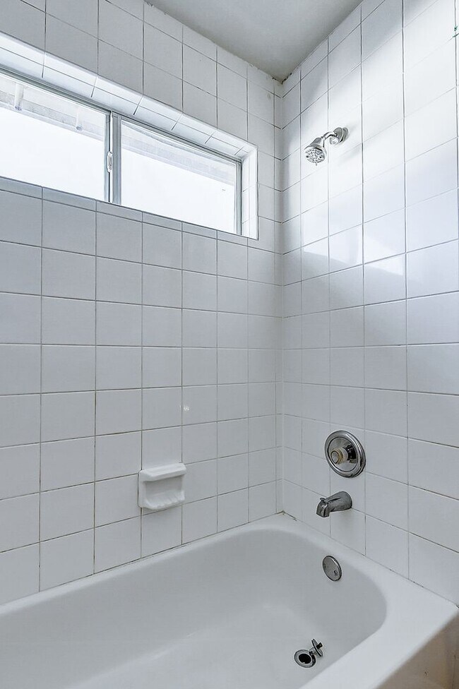 Building Photo - Discover the epitome of suburban living in...