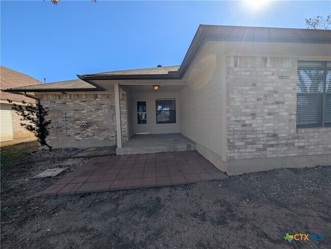 Building Photo - 1666 Lantana Cir