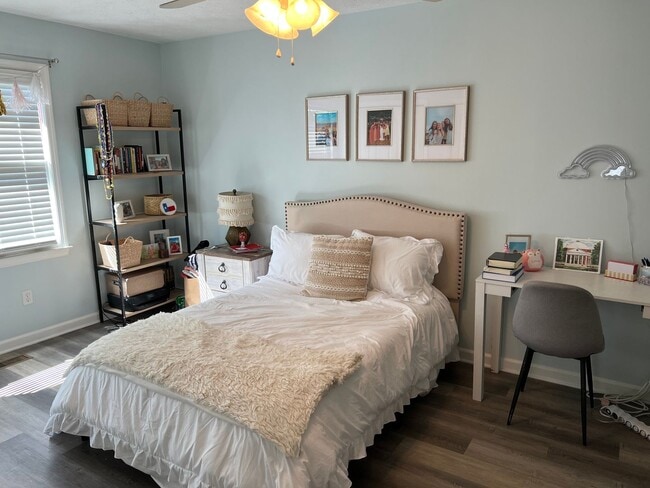 Building Photo - Apartment conveniently located in Auburn!