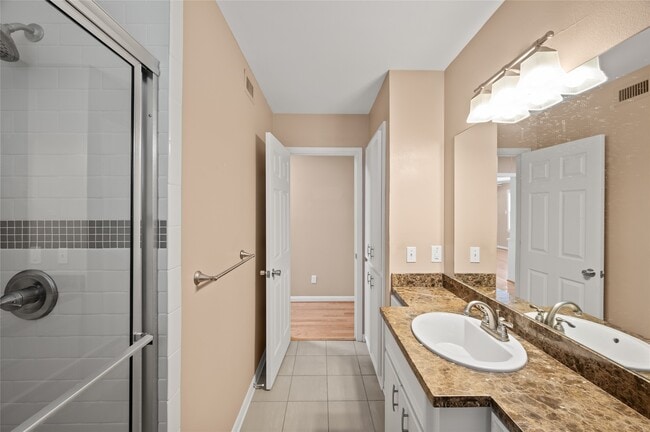 Building Photo - 3725 Murworth Dr