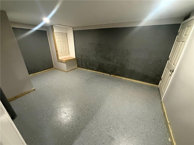 Building Photo - 59 Wightman St