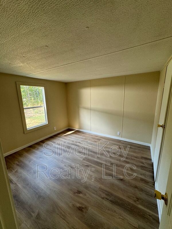 Building Photo - 250 Co Rd 129