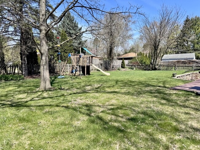 Building Photo - 406 Westmoreland Dr