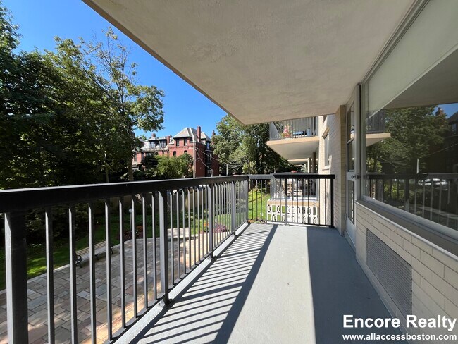 Building Photo - 101 Monmouth St