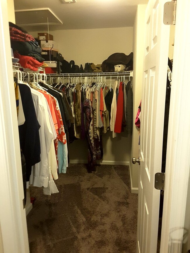 Building Photo - Liberty Crossing