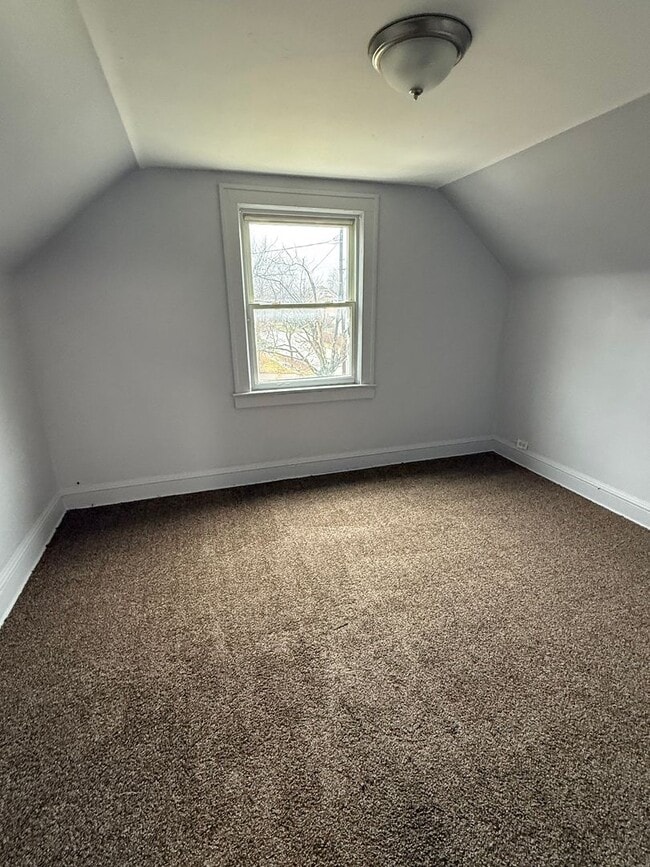 Building Photo - 3bd Single Cash Pay/Section 8