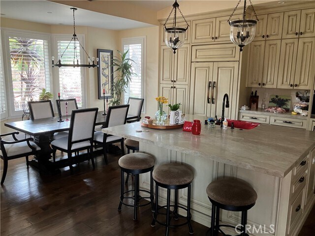 Building Photo - 707 12th St