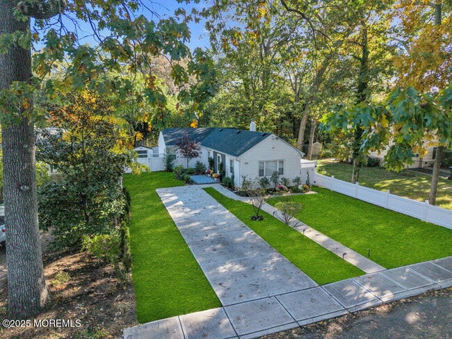 Building Photo - 185 Elmwood Rd