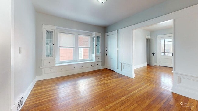 Building Photo - 2046 Wyandotte Ave