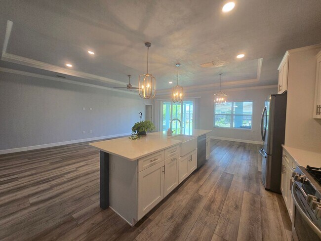 Building Photo - Beautiful 3-Bedroom, 2.5 Bath Home in Desi...